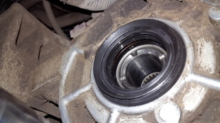 Замена сальника привода Nissan Pathfinder  